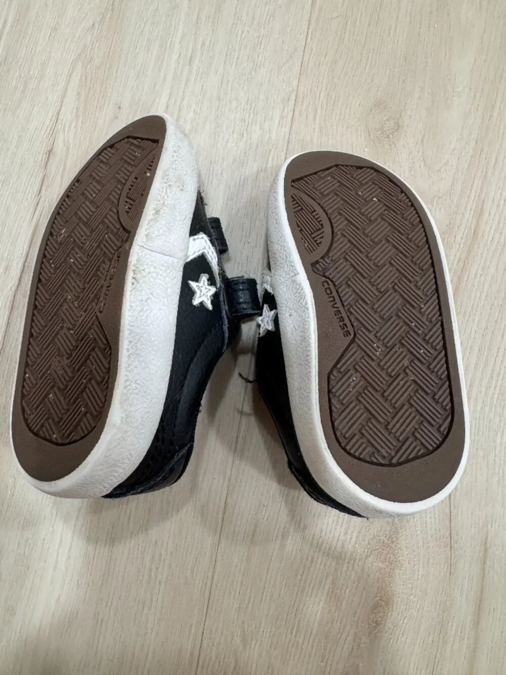 Converse One Star 2V Black Leather Sneakers Infant US 4